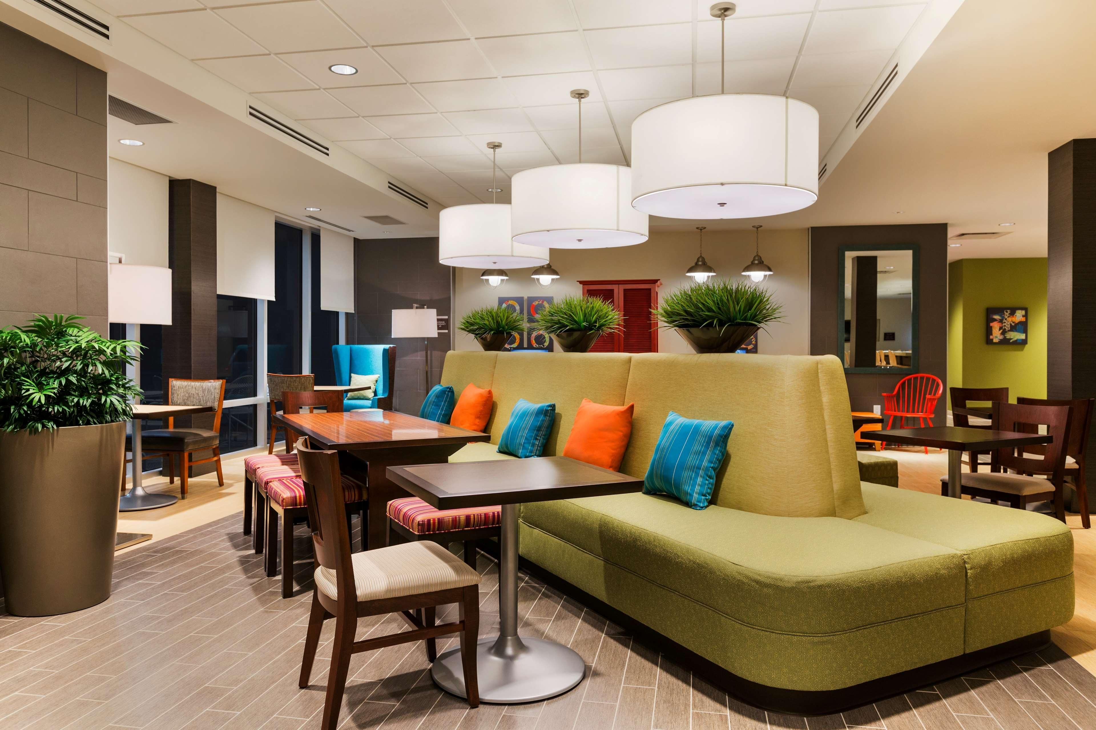 Home2 Suites By Hilton West Едмонтон Екстер'єр фото