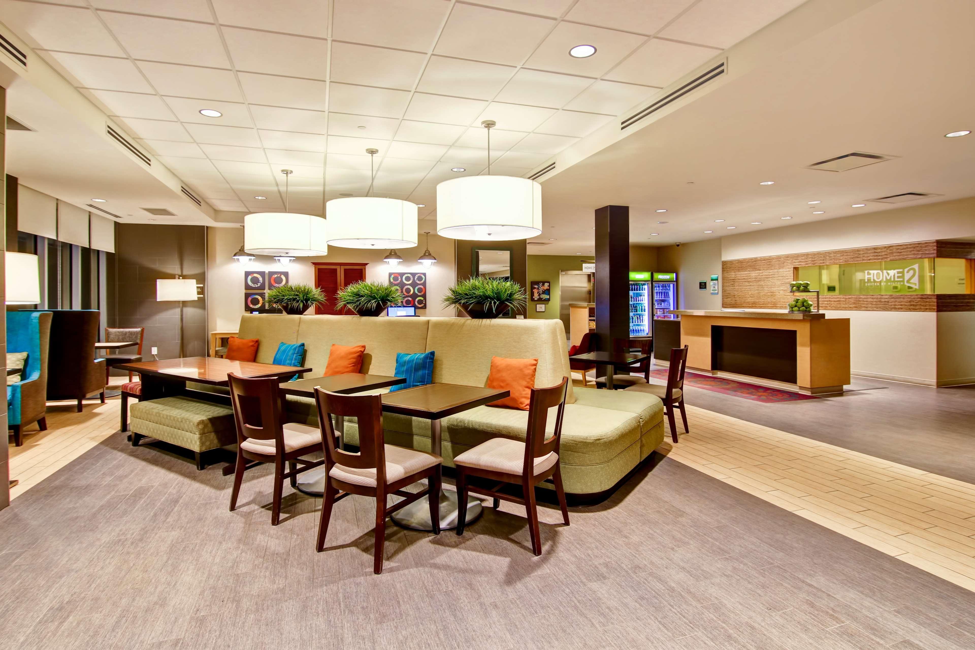 Home2 Suites By Hilton West Едмонтон Екстер'єр фото