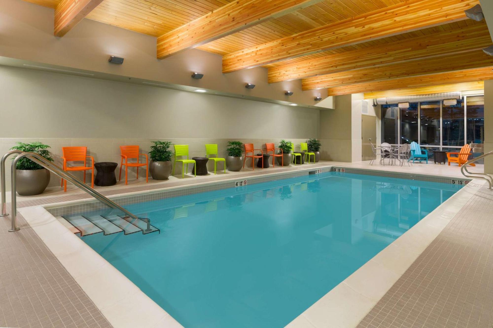 Home2 Suites By Hilton West Едмонтон Екстер'єр фото